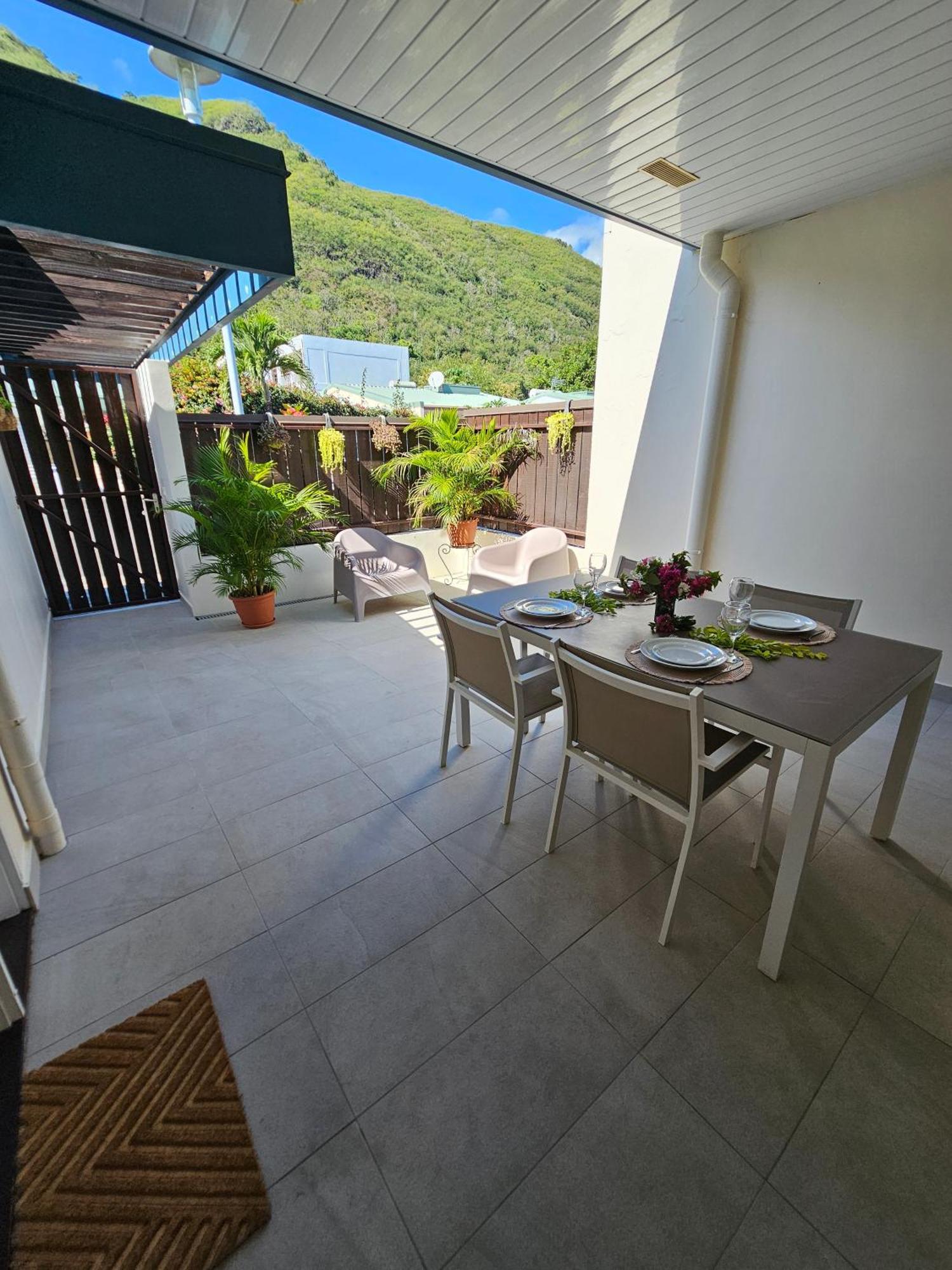 Cozy House In A Private Complex Villa Paea Buitenkant foto