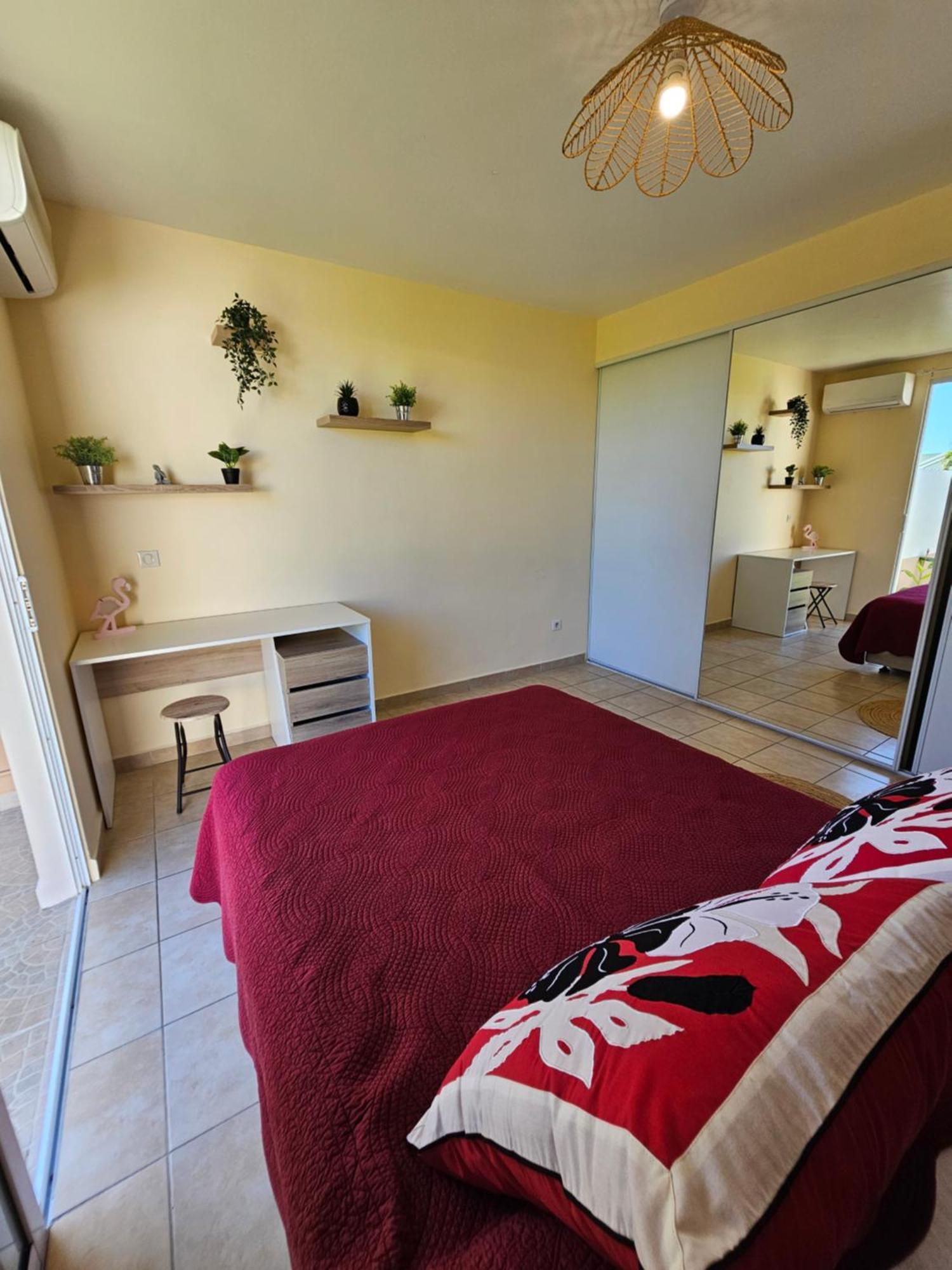Cozy House In A Private Complex Villa Paea Buitenkant foto