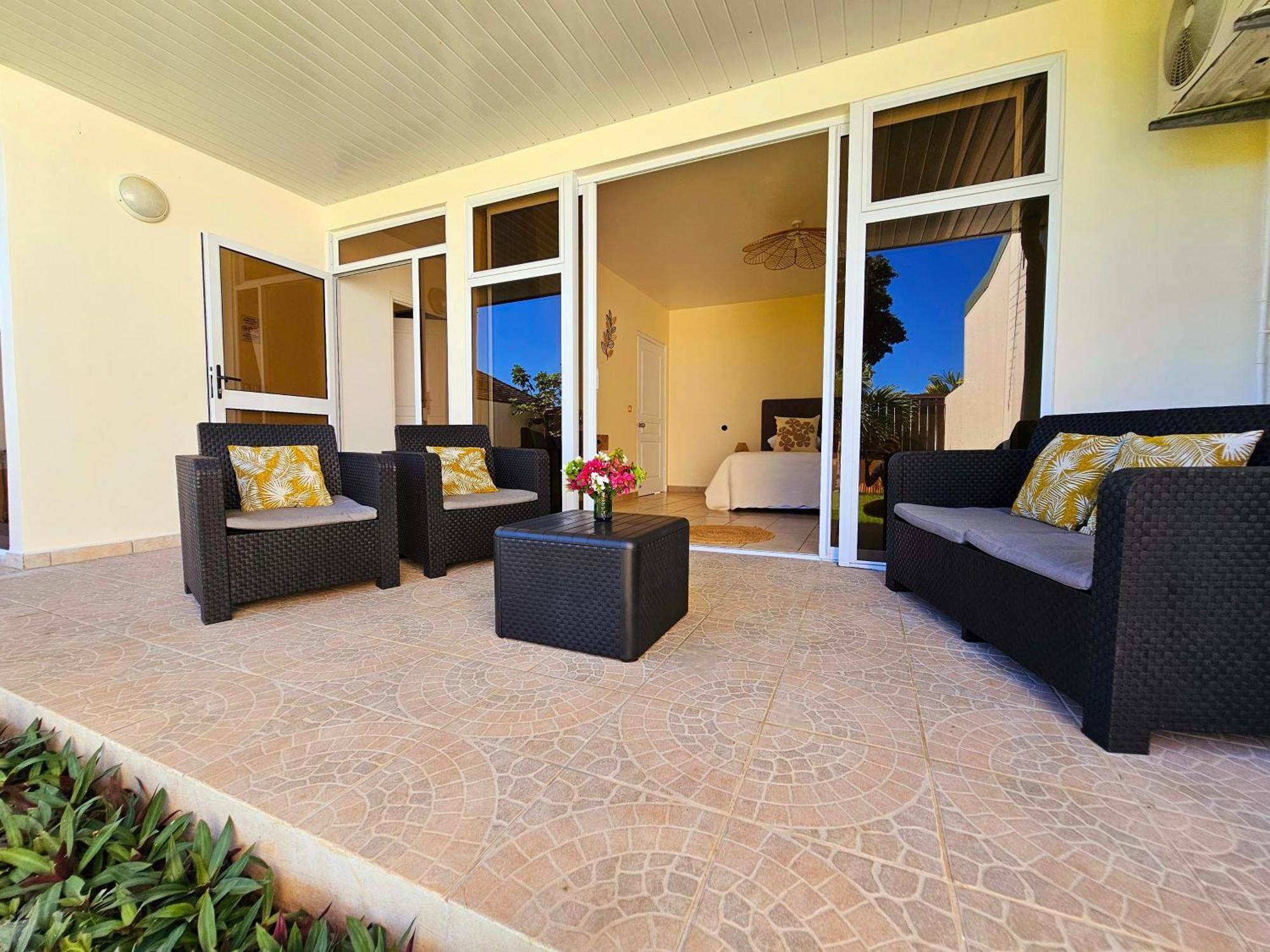 Cozy House In A Private Complex Villa Paea Buitenkant foto