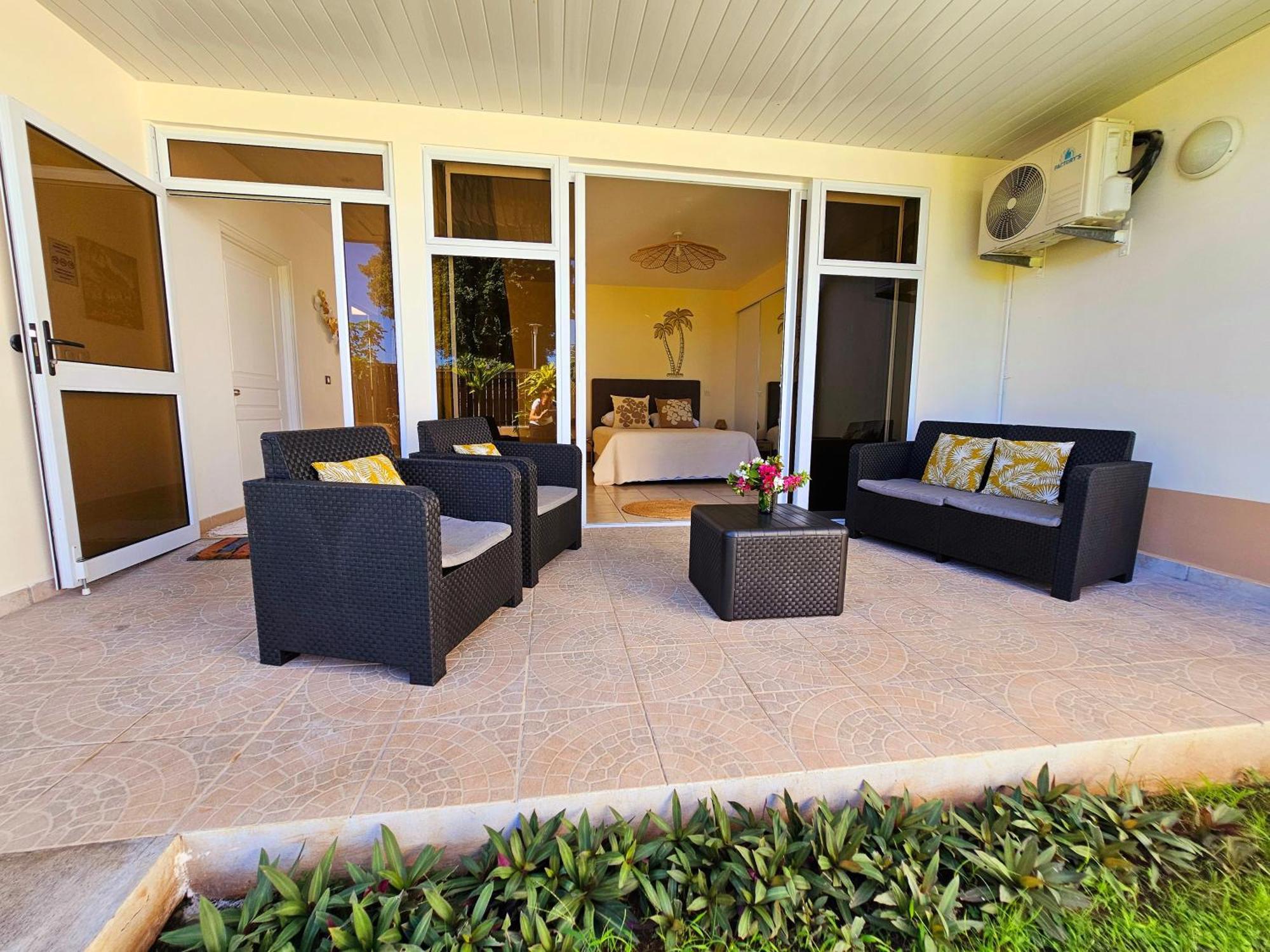 Cozy House In A Private Complex Villa Paea Buitenkant foto