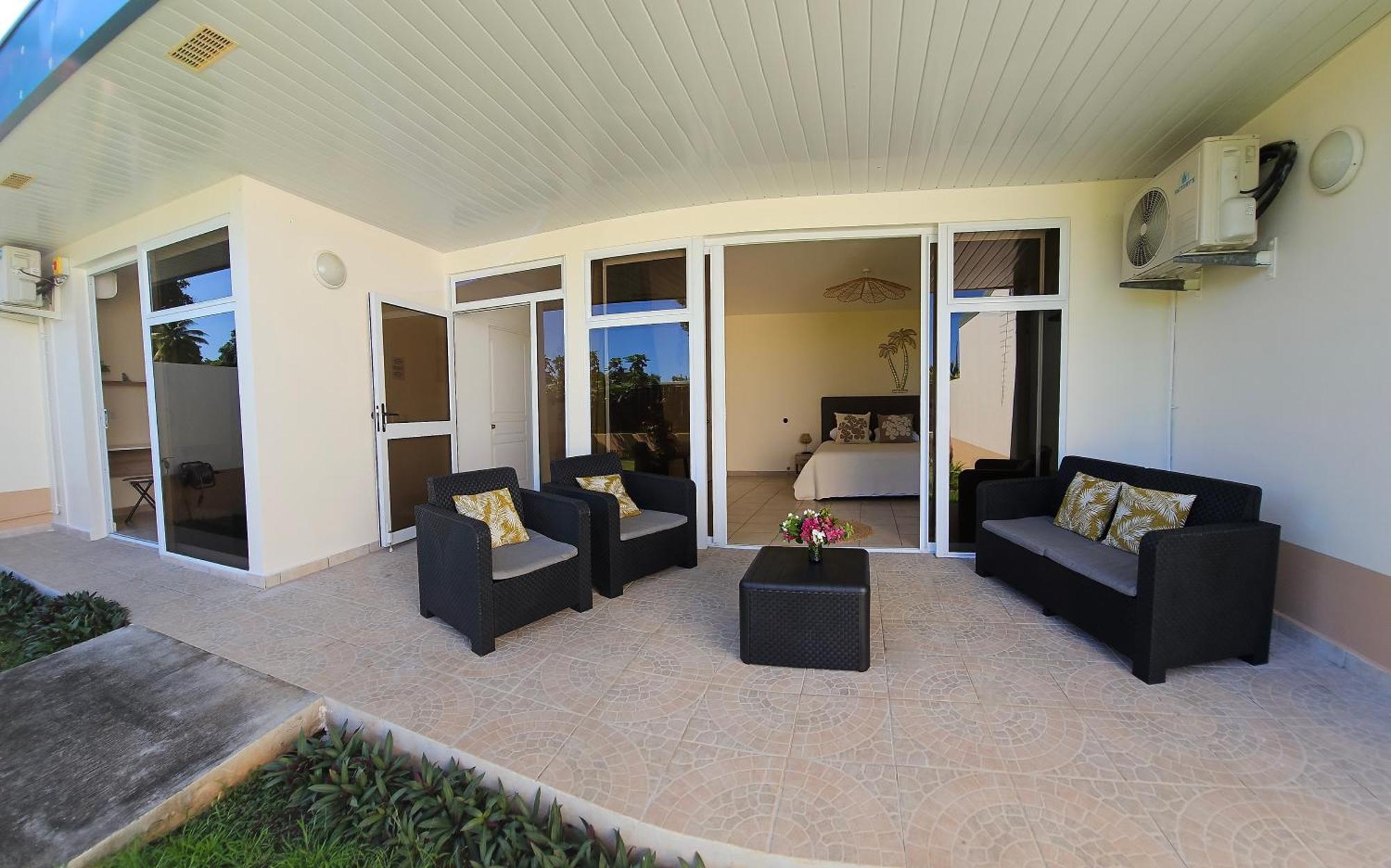 Cozy House In A Private Complex Villa Paea Buitenkant foto
