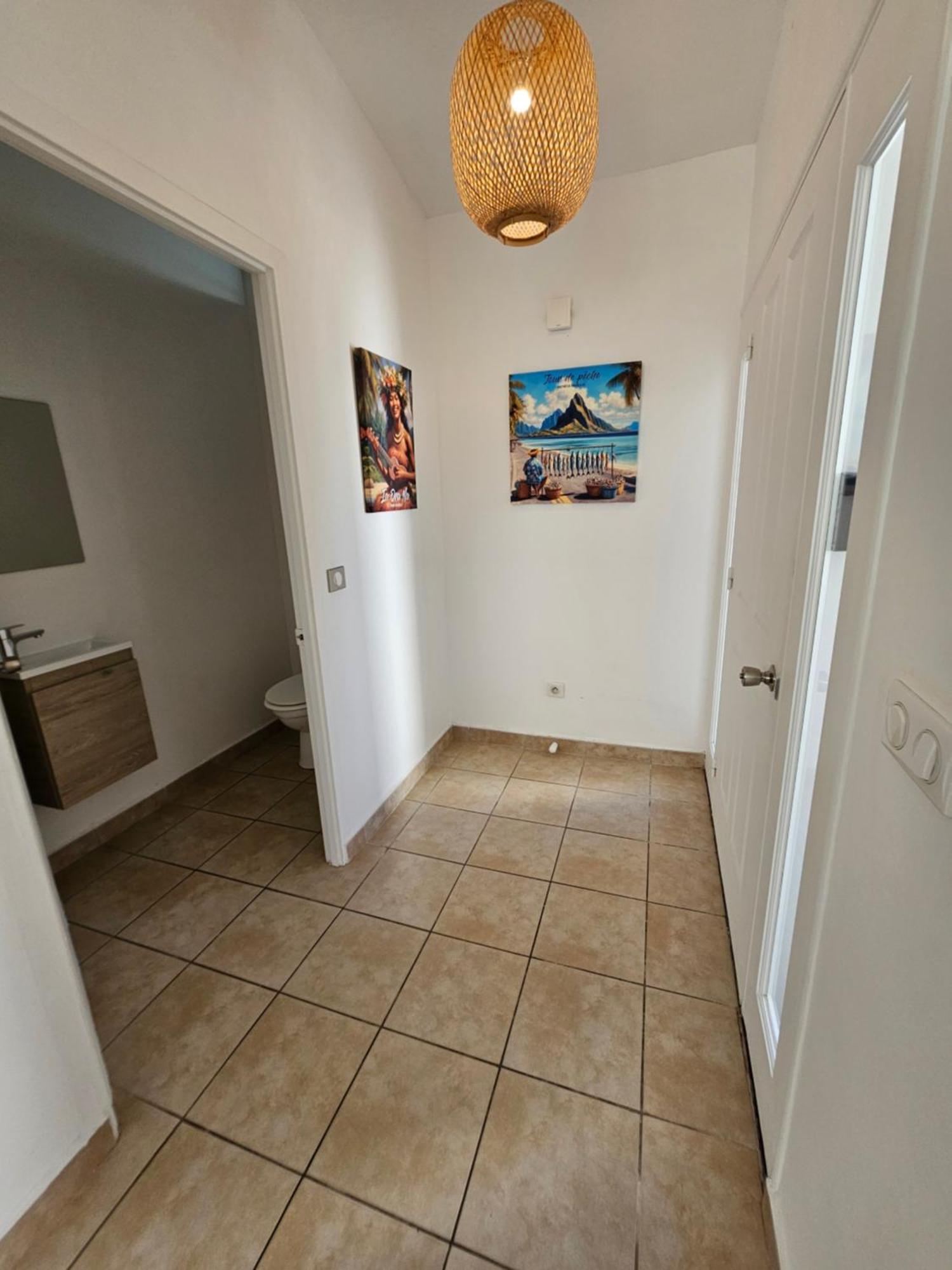 Cozy House In A Private Complex Villa Paea Buitenkant foto